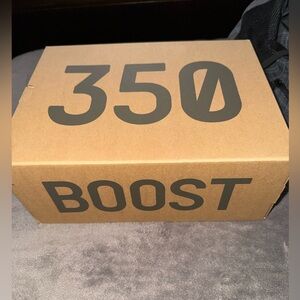 *PRICE OBO* CIB: AUTHENTIC Adidas Yeezy Boost 350 V2 Beluga 2.0